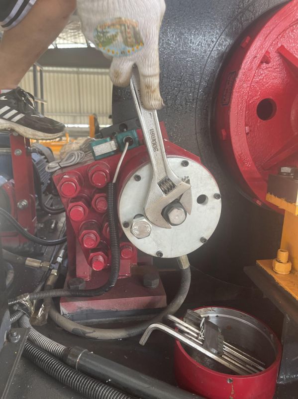 湖北黃岡冶金用天車(chē)SB100現場(chǎng)指導調試